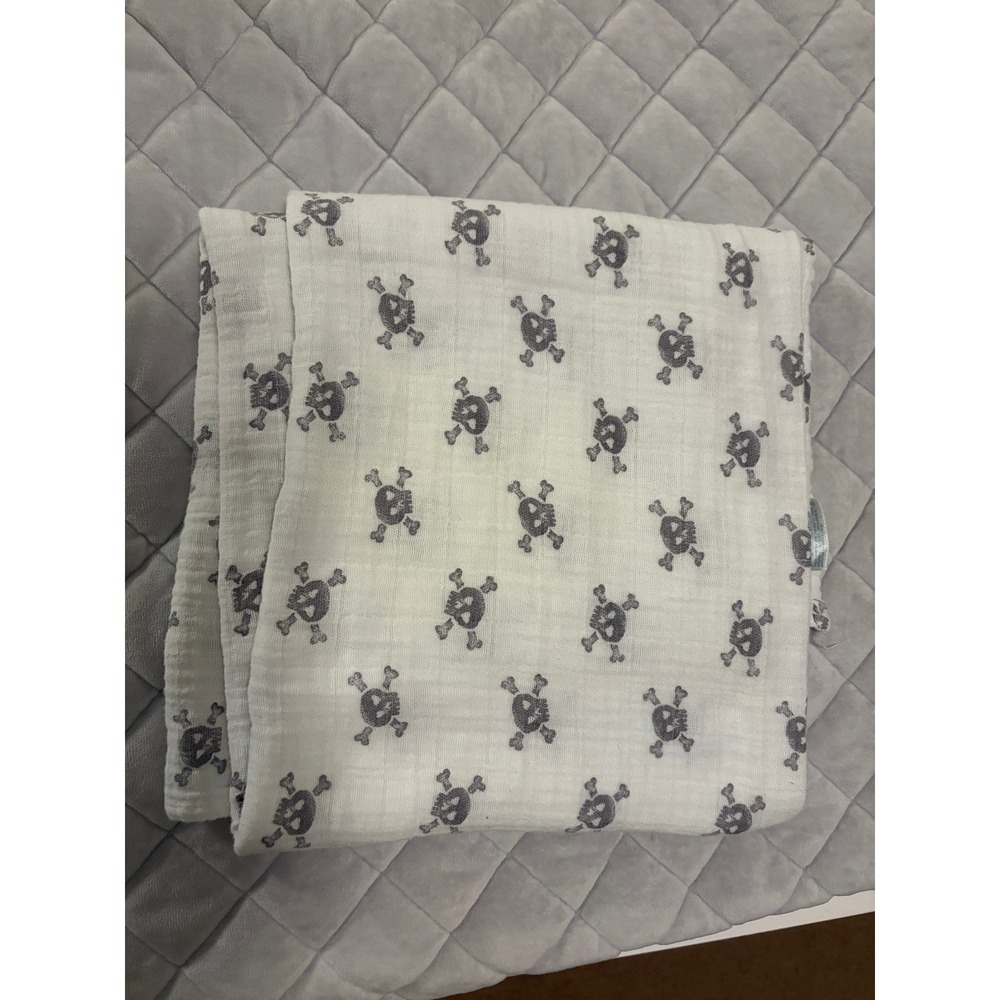 Aden + Anais Cotton Muslin Swaddle Blanket Skull Crossbones Fair